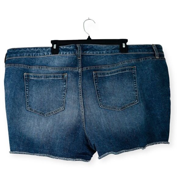 Torrid Distressed High Waist Denim Shorts Size 26 - Picture 2 of 5